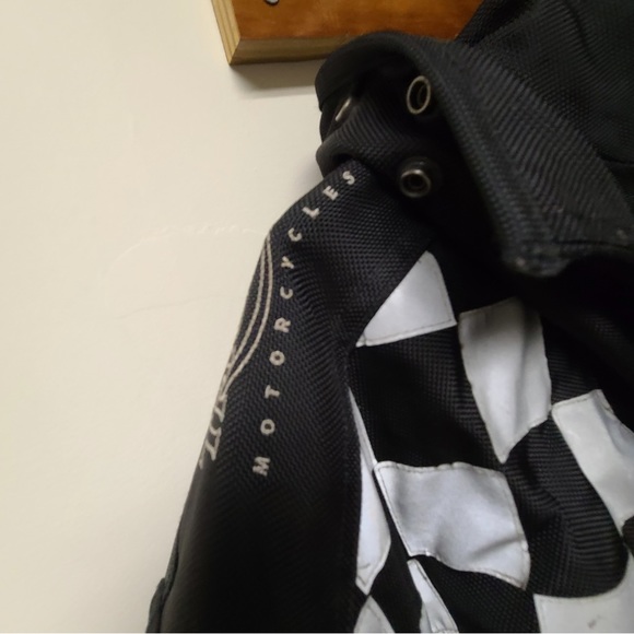 Triumph Motorcycle Vintage Triple T
Connections Checkered. Great used condition - Picture 14 of 16